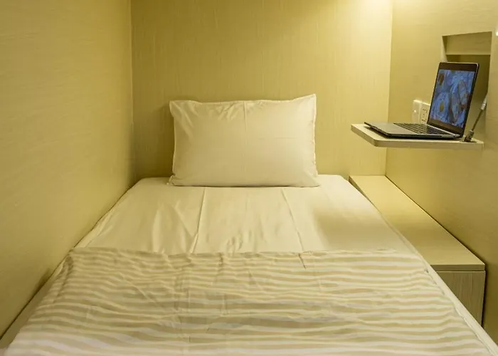 Aiwan Hostel & Luggage Storage