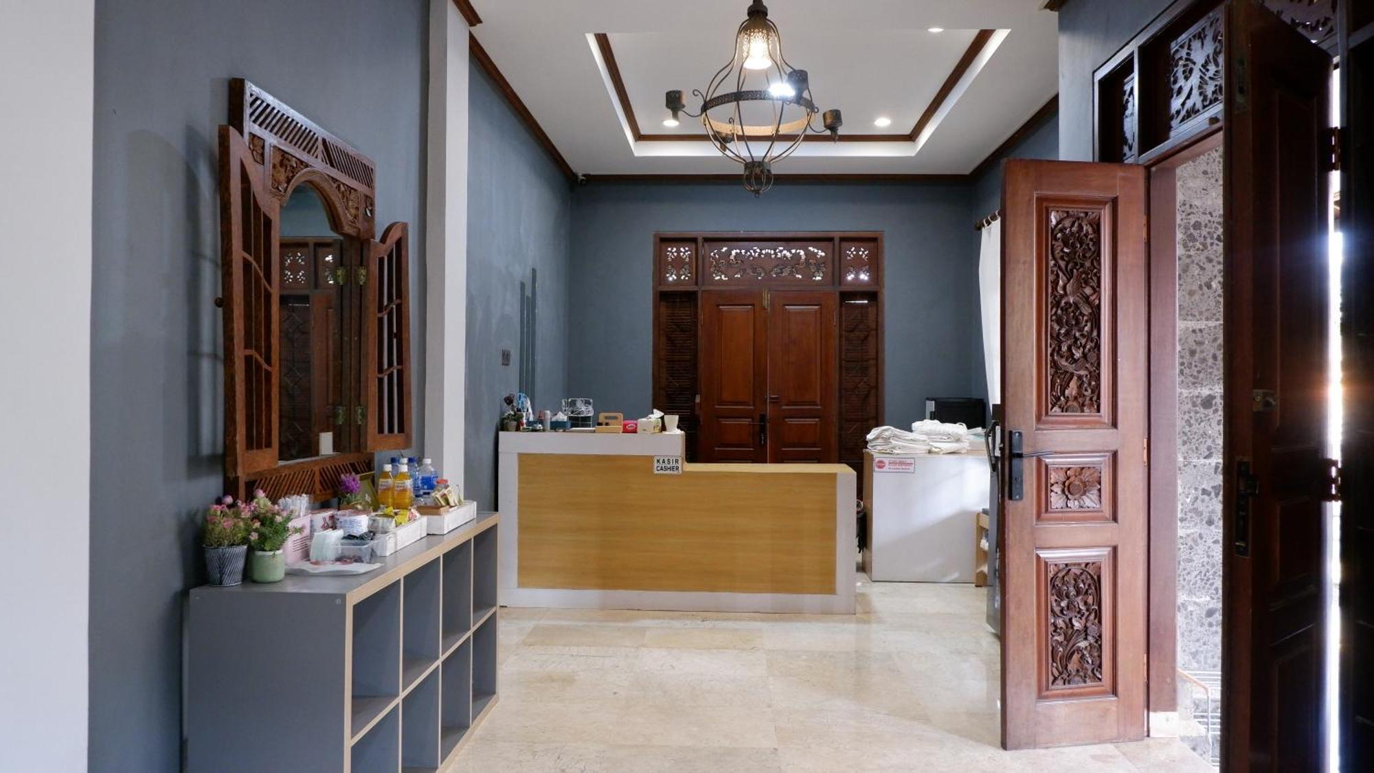 Aiwan & Luggage Storage