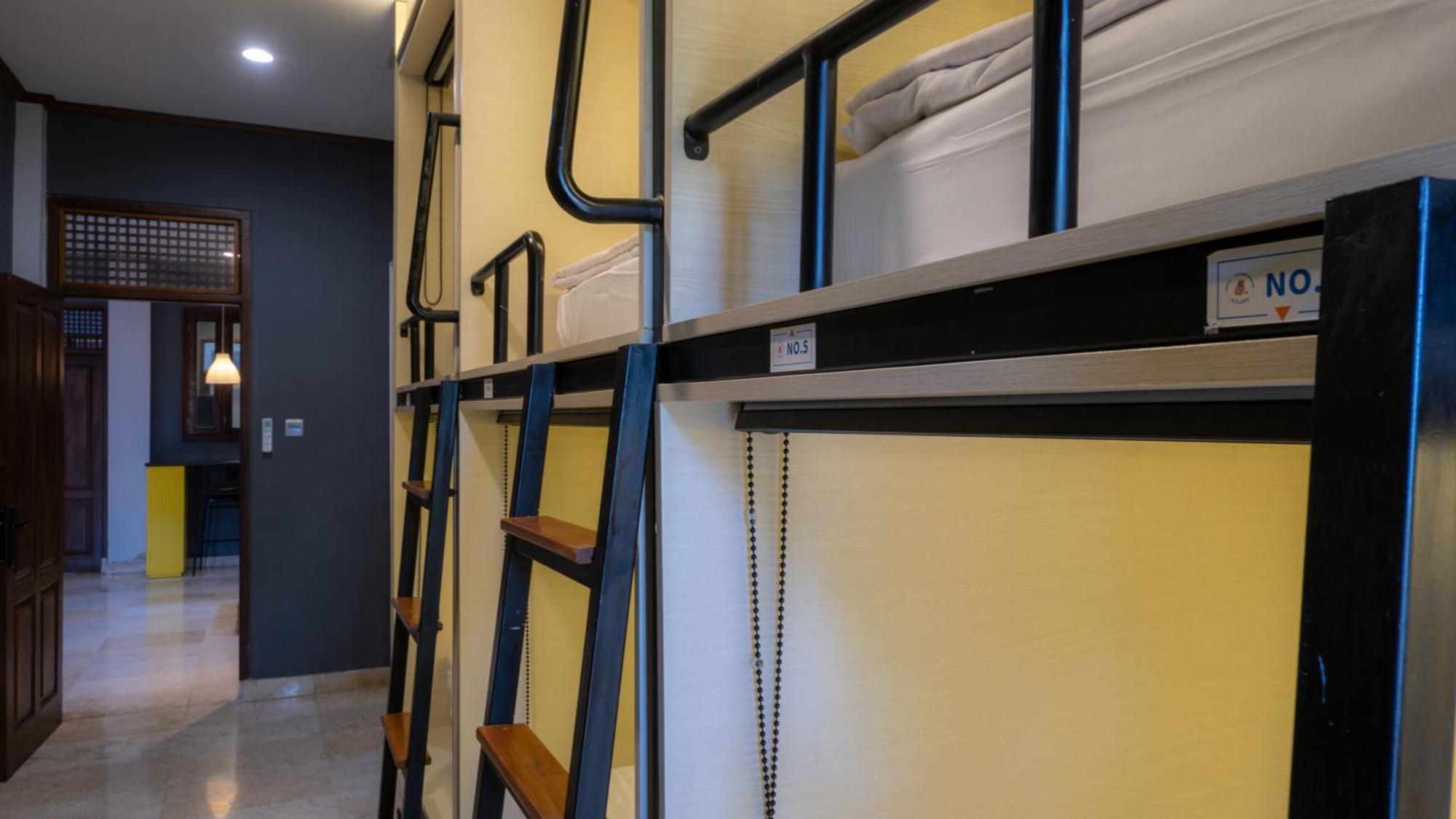 Aiwan & Luggage Storage Asrama *